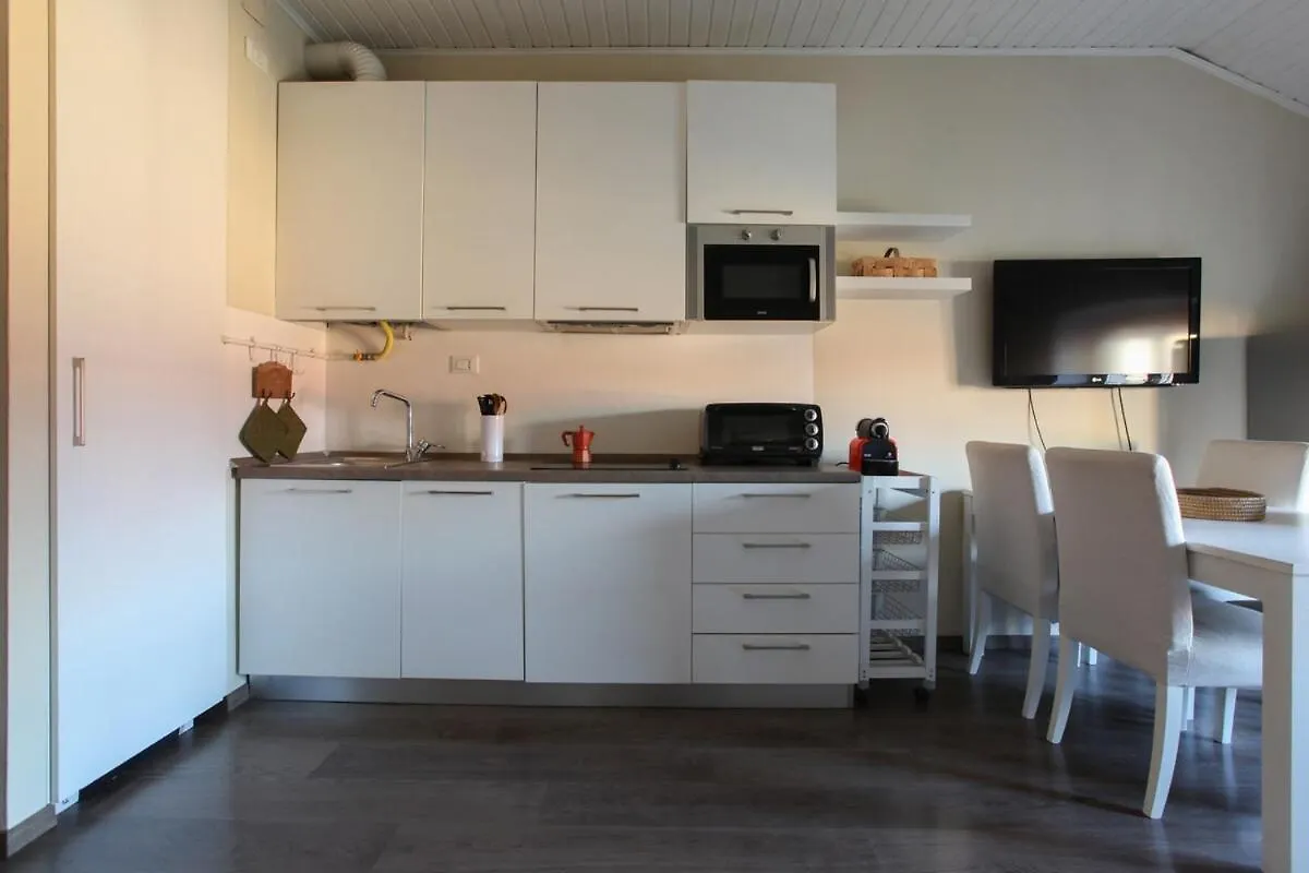 Charming Apartment In The Heart Of Navigli Milan