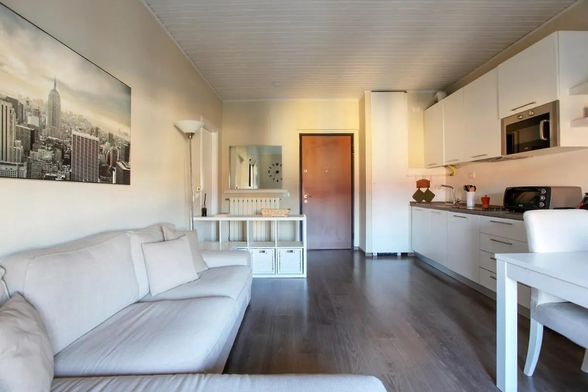 Charming Apartment In The Heart Of Navigli Milan