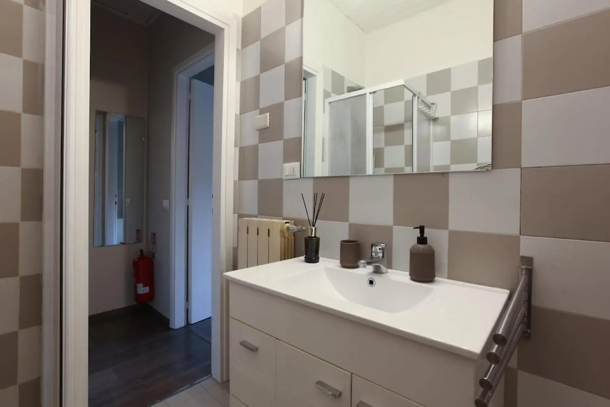 Charming Apartment In The Heart Of Navigli Milano